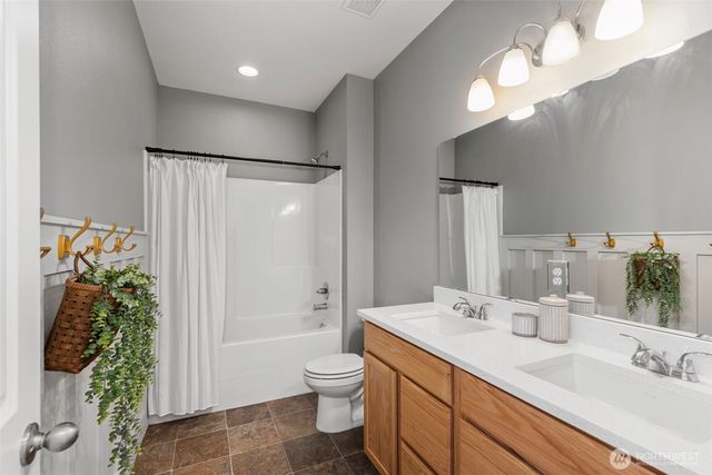 795 SE Nordmann Loop, Port Orchard, WA 98366