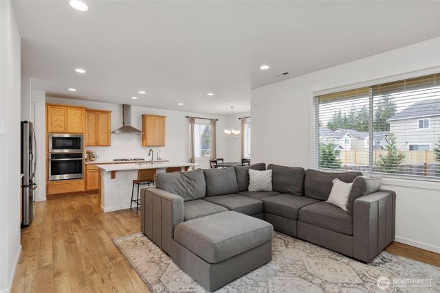 795 SE Nordmann Loop, Port Orchard, WA 98366