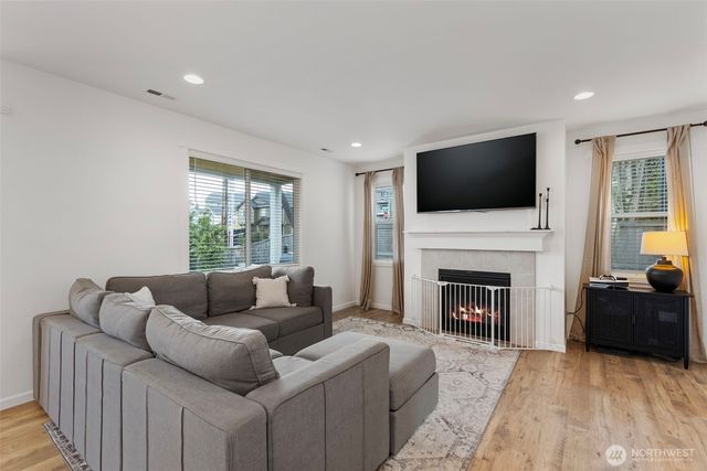 795 SE Nordmann Loop, Port Orchard, WA 98366