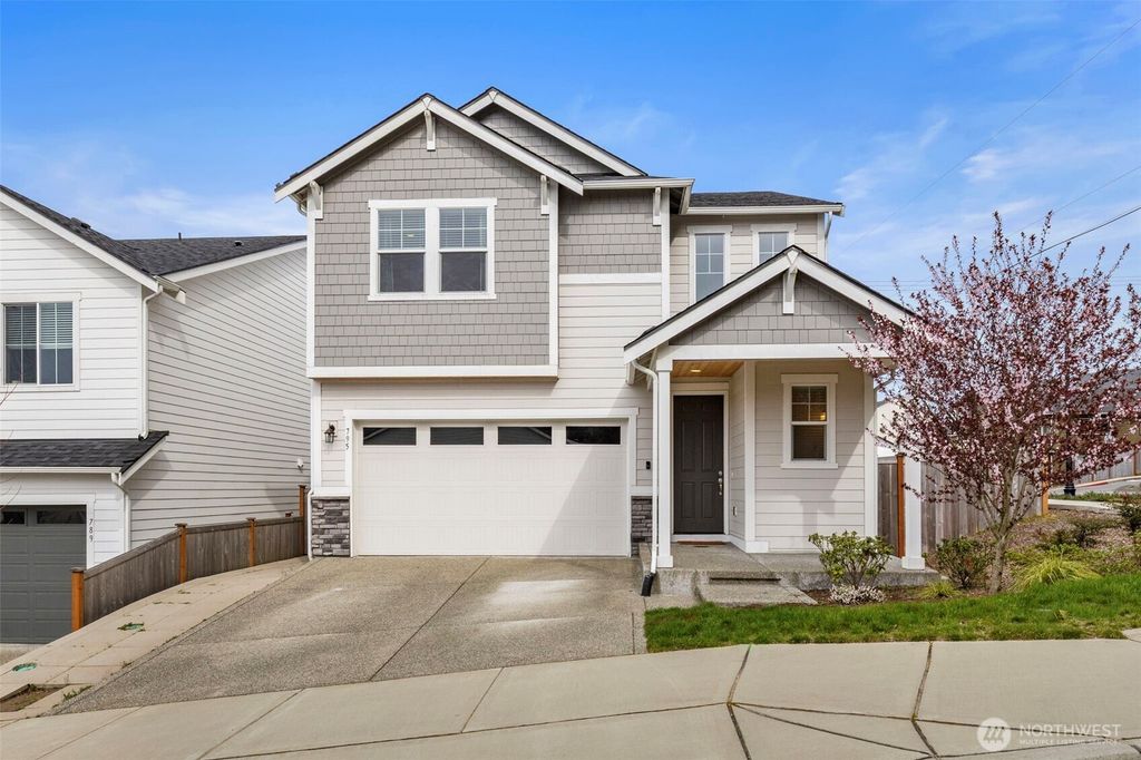 795 SE Nordmann Loop, Port Orchard, WA 98366