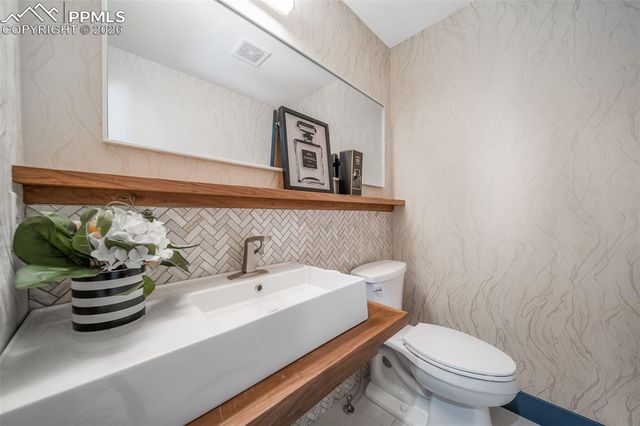 101 Beckers Lane, Manitou Springs, CO 80829