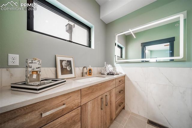 101 Beckers Lane, Manitou Springs, CO 80829