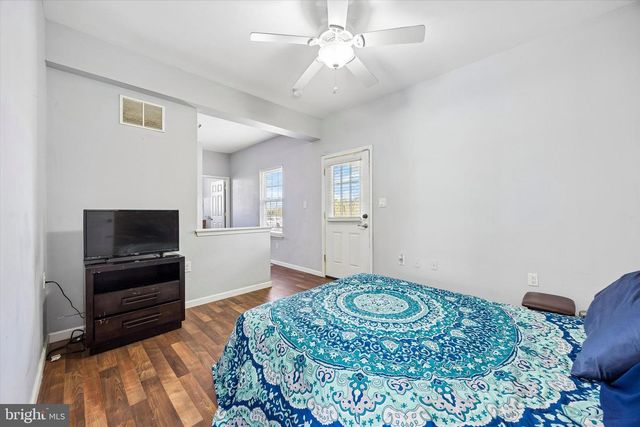 12 GEORGE ST, Mount Ephraim, NJ 08059