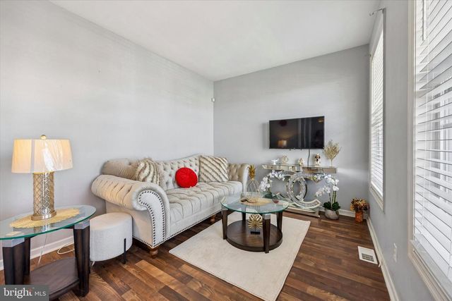 12 GEORGE ST, Mount Ephraim, NJ 08059