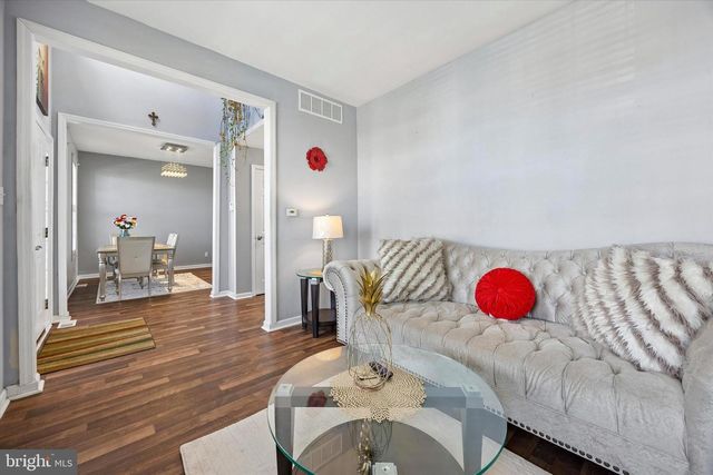 12 GEORGE ST, Mount Ephraim, NJ 08059