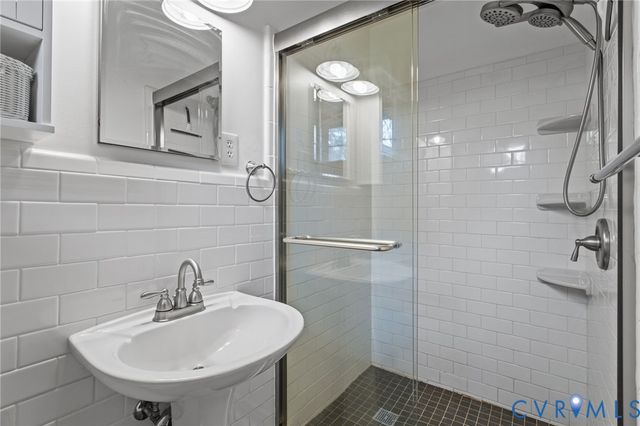 7097 Bonniefield Dr, Mechanicsville, VA 23111