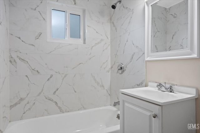 5900 Leo Street, Bakersfield, CA 93307