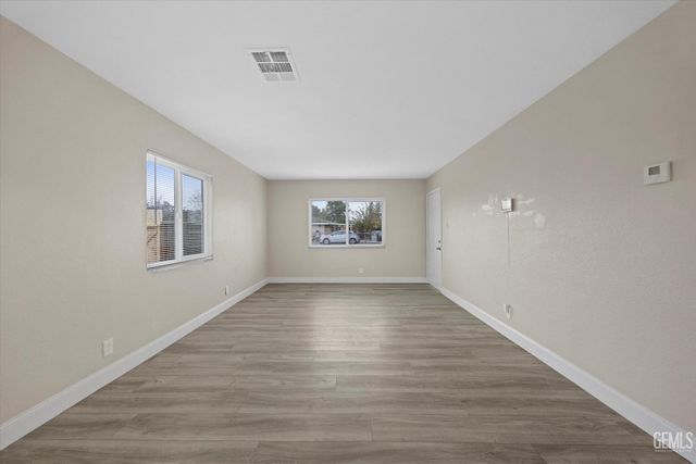 5900 Leo Street, Bakersfield, CA 93307