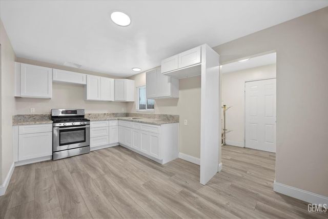 5900 Leo Street, Bakersfield, CA 93307