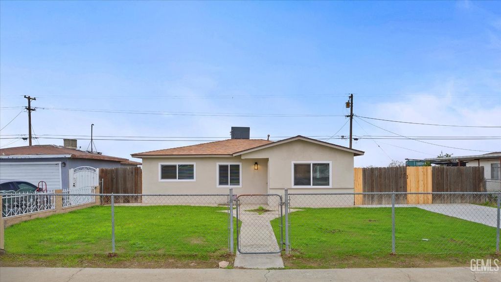 5900 Leo Street, Bakersfield, CA 93307