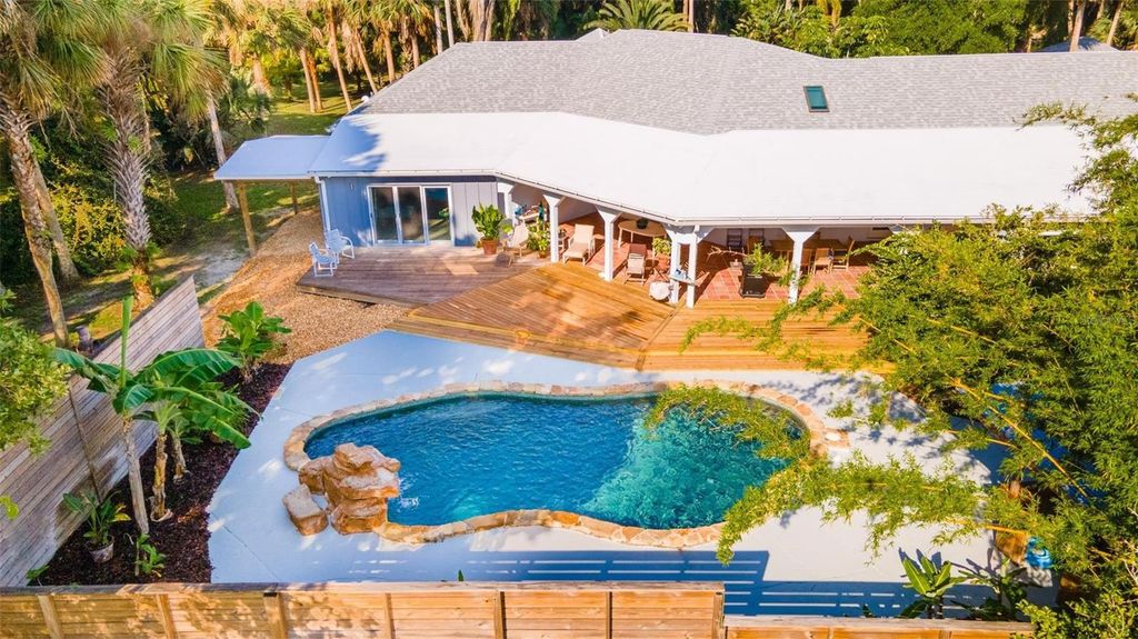 Image 4 of property listing at 725 INGHAM ROAD, New Smyrna Beach, FL 32168