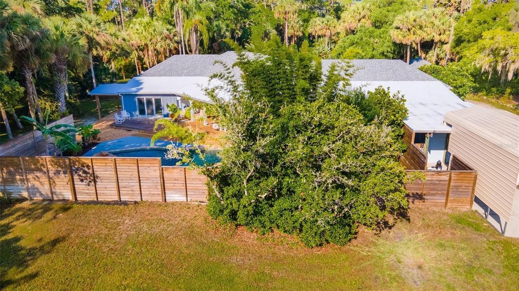 Image 5 of property listing at 725 INGHAM ROAD, New Smyrna Beach, FL 32168