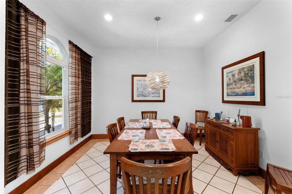 Image 10 of property listing at 725 INGHAM ROAD, New Smyrna Beach, FL 32168