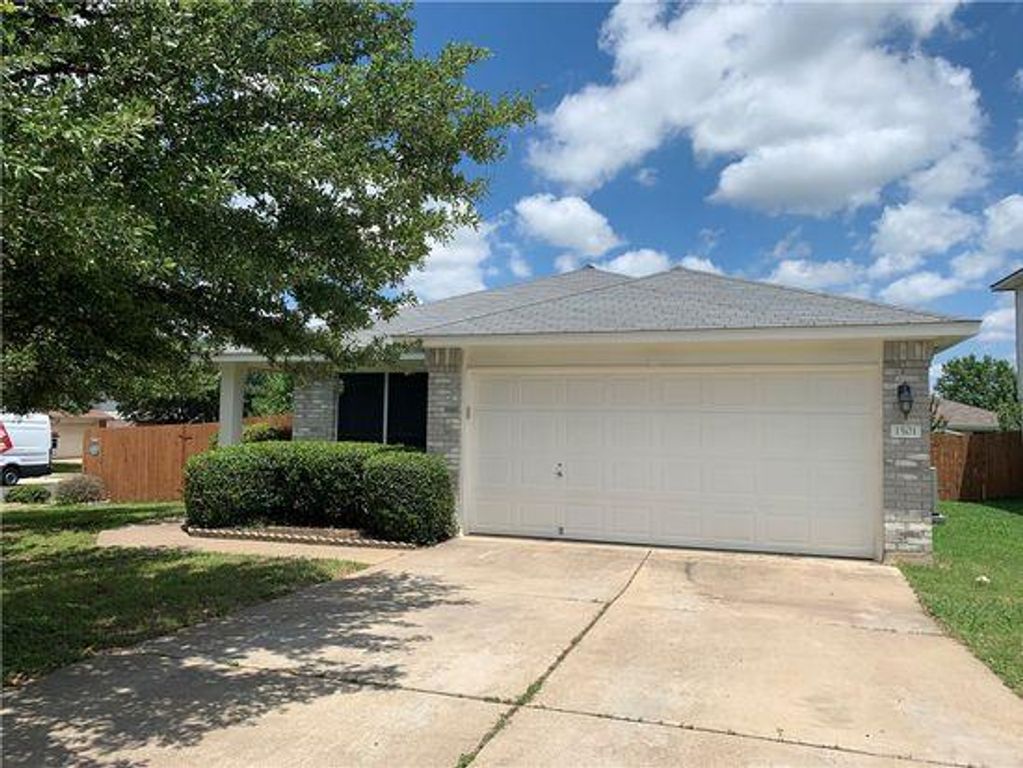 1501 Nettie DR, Leander, TX 78641