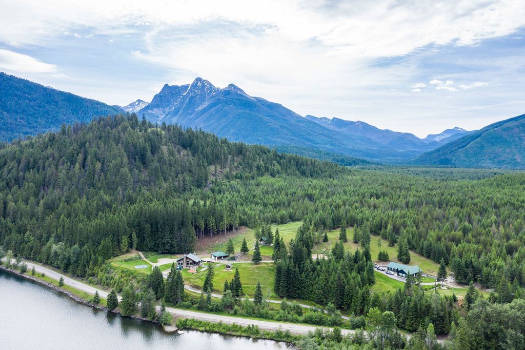 17274 / 17276 Bull Lake Road, Troy, MT 59935