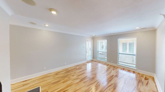5925 E University Boulevard 132, Dallas, TX 75206