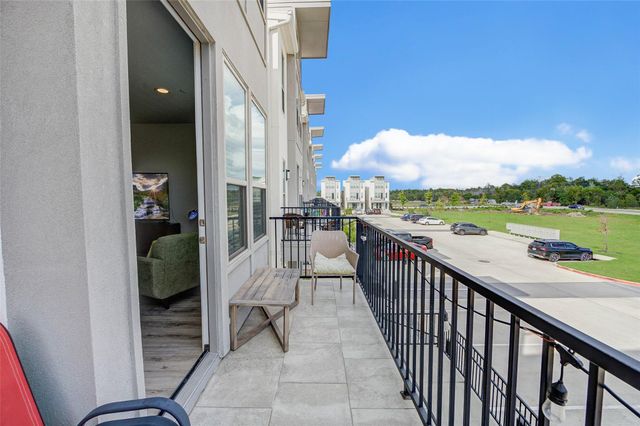 18732 Centro Main Street B, Shenandoah, TX 77385