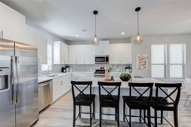 18732 Centro Main Street B, Shenandoah, TX 77385