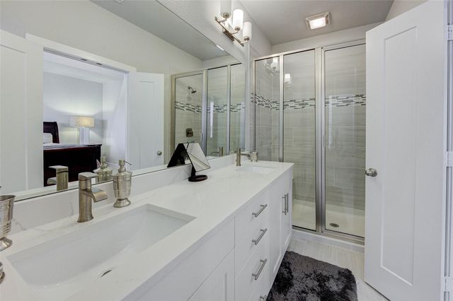 18732 Centro Main Street B, Shenandoah, TX 77385