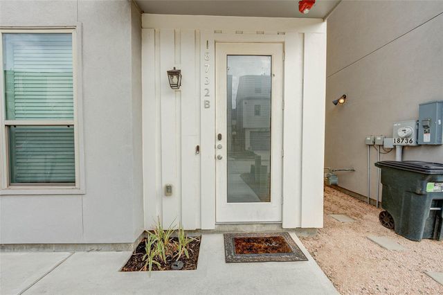 18732 Centro Main Street B, Shenandoah, TX 77385