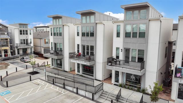 18732 Centro Main Street B, Shenandoah, TX 77385