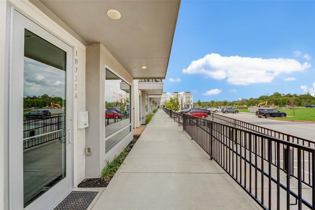 18732 Centro Main Street B, Shenandoah, TX 77385