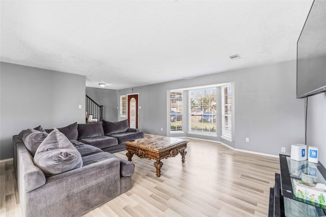 1207 Hollowood Lane, Missouri City, TX 77489