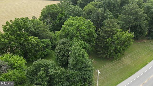 1733 LANCASTER RD, Manheim, PA 17545