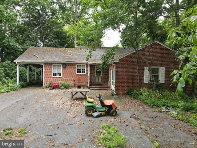 1733 LANCASTER RD, Manheim, PA 17545