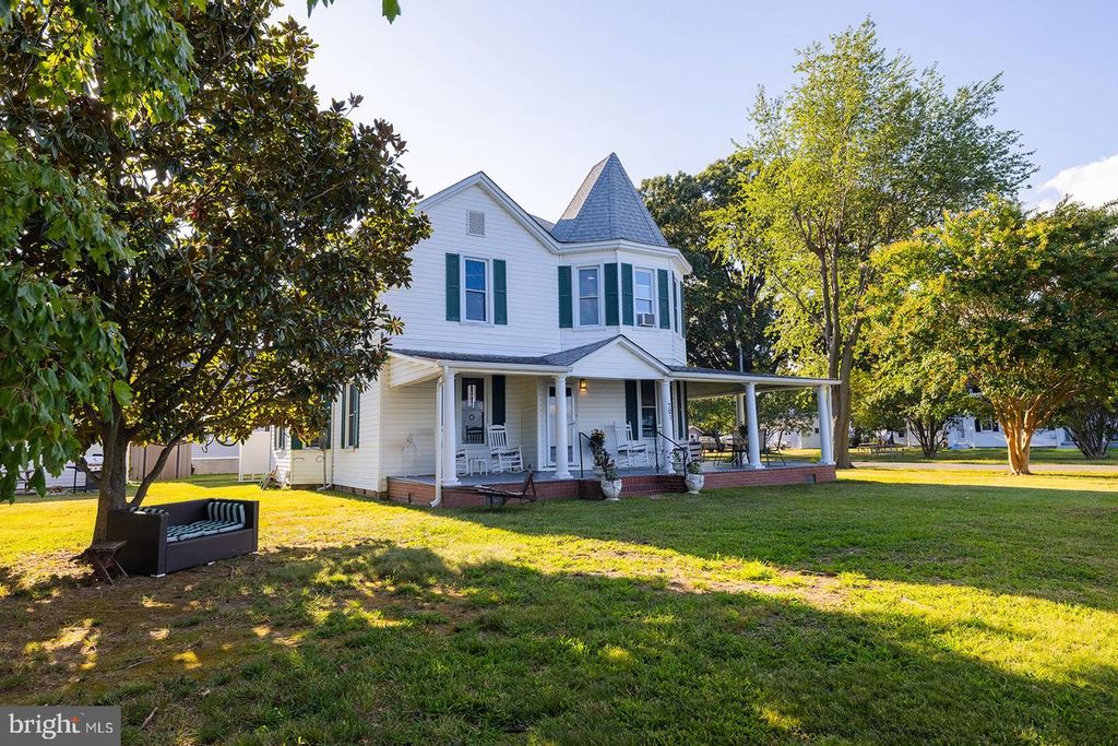 701 IRVING AVE, Colonial Beach, VA 22443