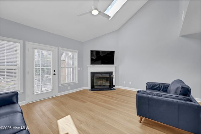 6211 Wrightsville Avenue Apt 129, Wilmington, NC 28403