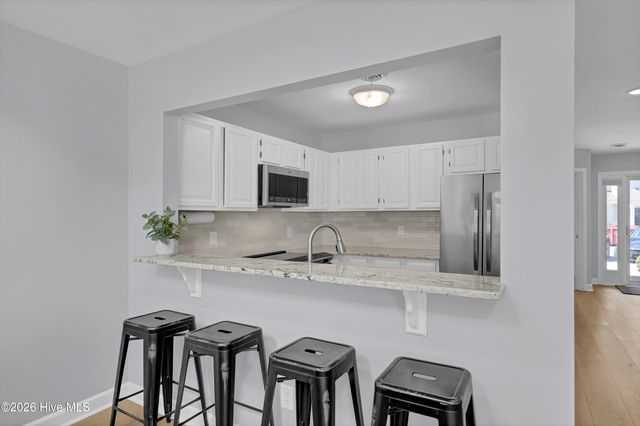 6211 Wrightsville Avenue Apt 129, Wilmington, NC 28403