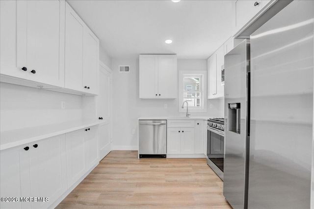 39 Point O Woods Drive, Toms River, NJ 08753