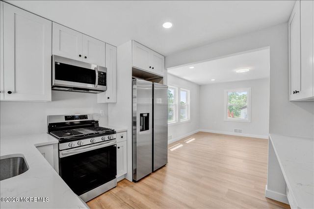 39 Point O Woods Drive, Toms River, NJ 08753