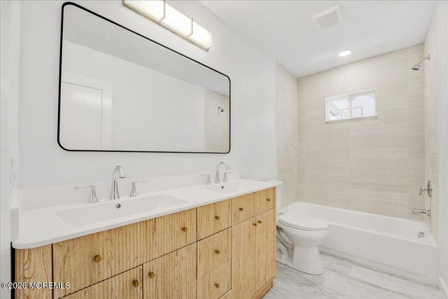 39 Point O Woods Drive, Toms River, NJ 08753