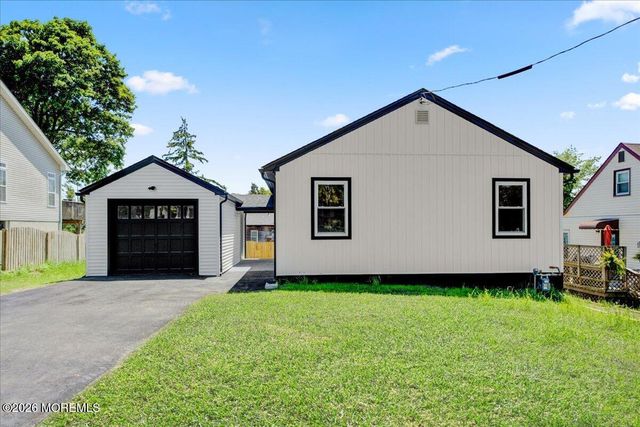 39 Point O Woods Drive, Toms River, NJ 08753