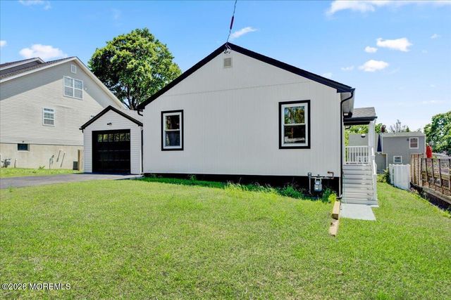 39 Point O Woods Drive, Toms River, NJ 08753
