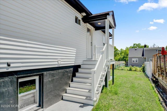 39 Point O Woods Drive, Toms River, NJ 08753