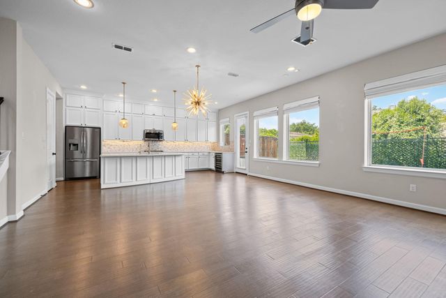 1523 Aldana Place, Houston, TX 77055