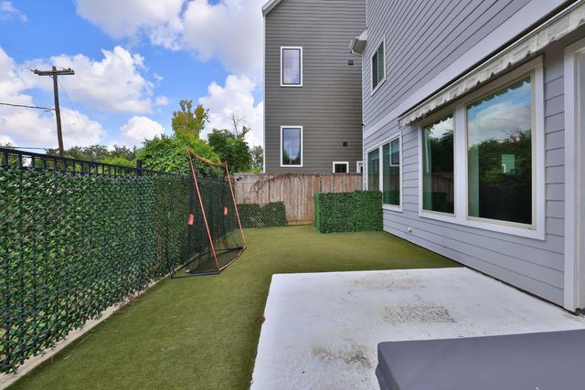 1523 Aldana Place, Houston, TX 77055