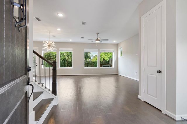 1523 Aldana Place, Houston, TX 77055