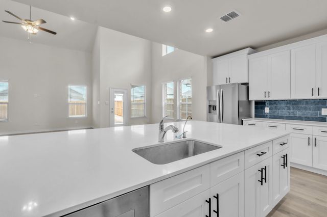 9401 Gossamer St, Mckinney, TX 75071