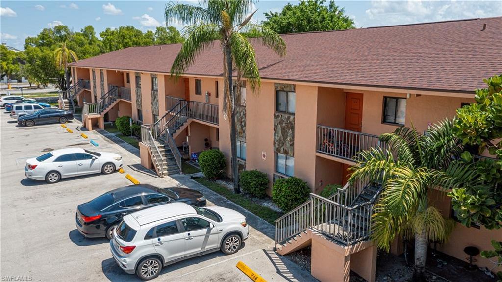 2700 Park Windsor DR 713, FORT MYERS, FL 33901 — photo 2