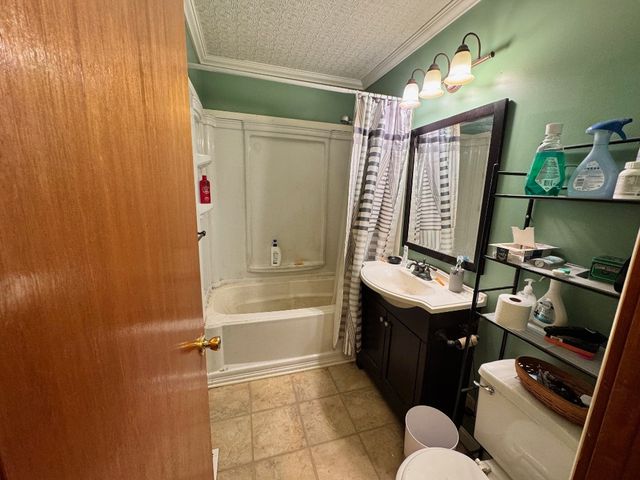 6528 MCCRACKEN Road, Cochranton, PA 16314