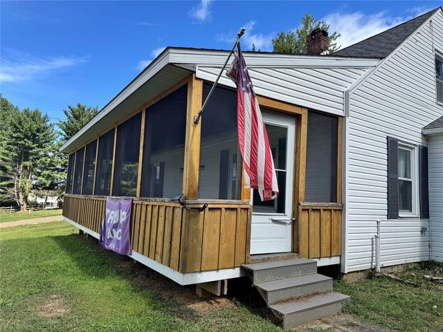 6528 MCCRACKEN Road, Cochranton, PA 16314