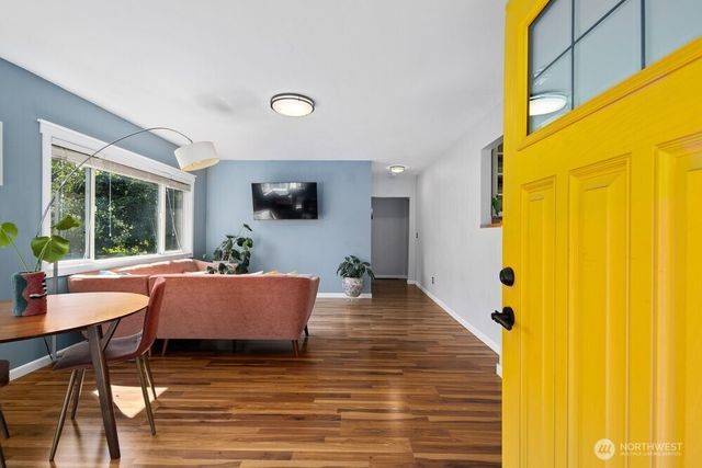 8411 48th Avenue S, Seattle, WA 98118