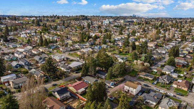 8411 48th Avenue S, Seattle, WA 98118