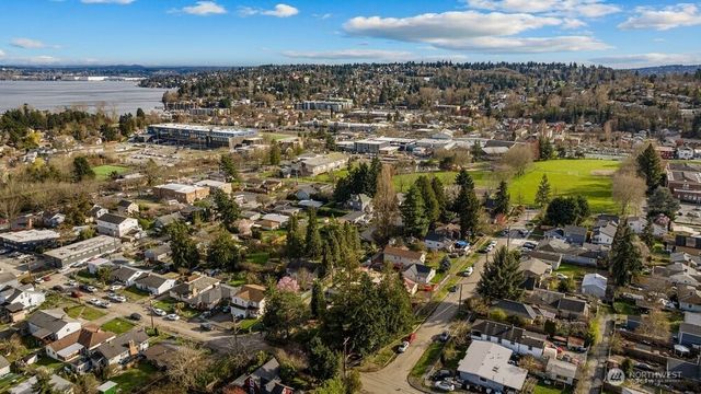 8411 48th Avenue S, Seattle, WA 98118