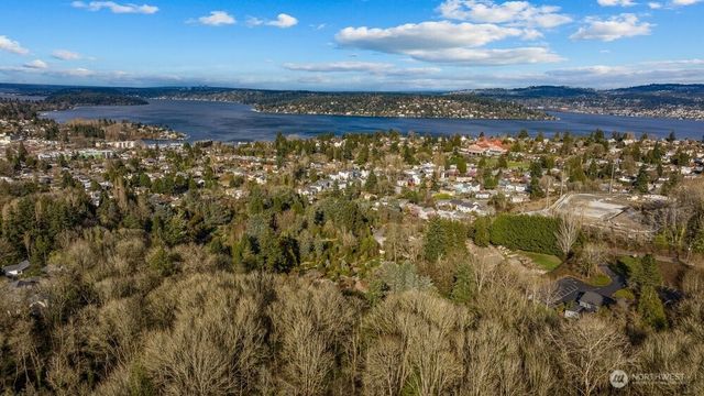 8411 48th Avenue S, Seattle, WA 98118