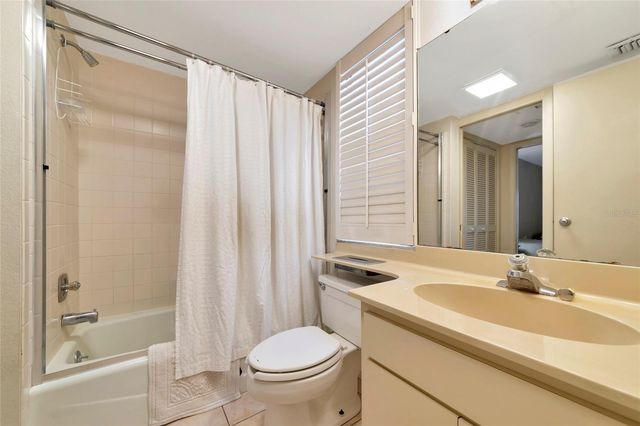 211 WOODLAND DRIVE 211, Osprey, FL 34229